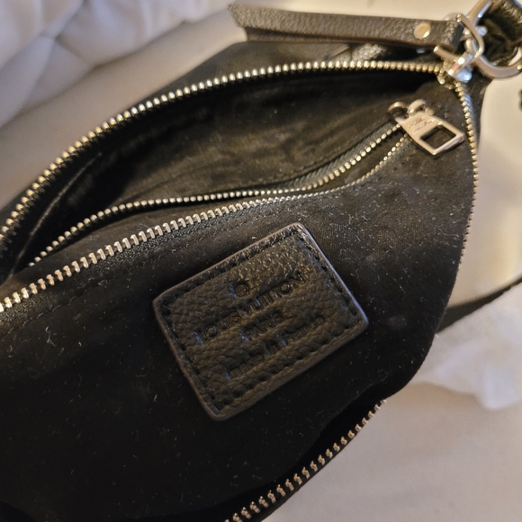 LOUIS VUITTON black Mahina leather BABYLONE CHAIN BB Shoulder Bag - Picture 3 of 10